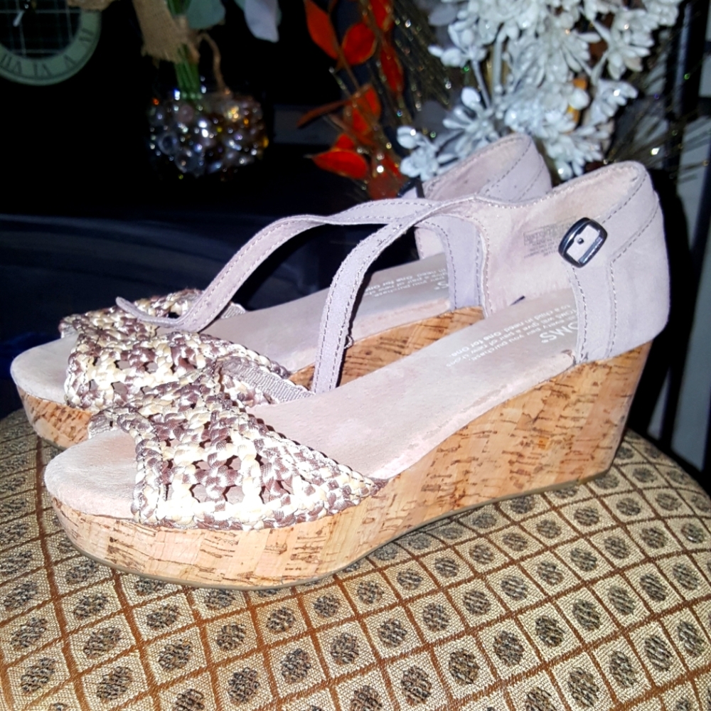 Tom's wedge sandals
